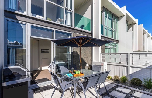 Taupo Apartment | Marina View Retreat with Pool in Prime Location