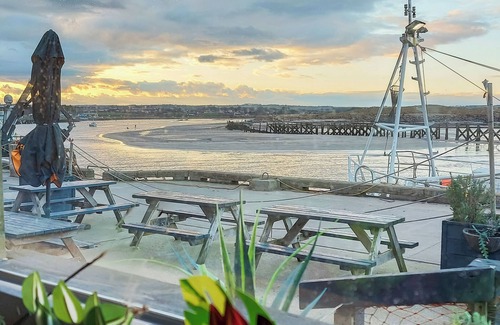Woodhorn Apartment | Marina Views, your peaceful coastal escape in the heart of Amble.