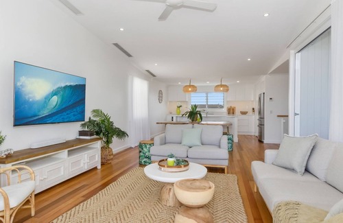 Kingscliff House | Marine Beach House - steps from the sand, near cafes and restaurants