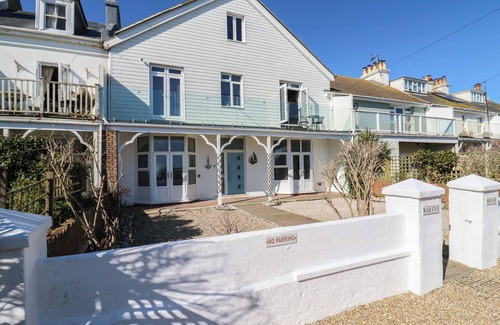 Pevensey Cottage | MARINE HOUSE, pet friendly, character holiday cottage in Pevensey Bay