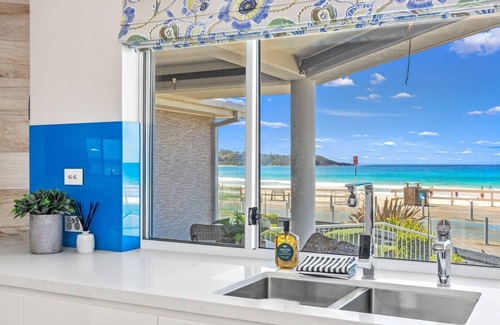 Mollymook Apartment | Mariners 1 - Meters away from the golden sands of Mollymook Beach