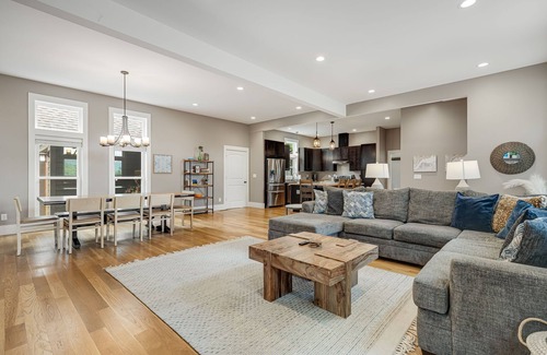 Black Mountain House | Mariposa Ridge | Pool, Views & Game Room + Biltmore Pass by Black Mountain
