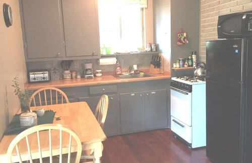 Mariposa Cottage | Mariposa Yosemite Cute 2 bed refurbished cottage on large lot adjacent to winery