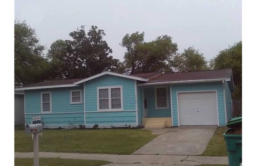 Aransas Pass Cottage | Maritime Cottage - Cozy Coastal Getaway!
