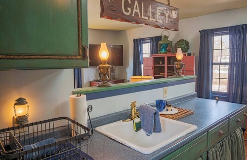 Stonington House | Maritime History Meets Modern Comfort at the Carriage House in Old Mystic, CT!