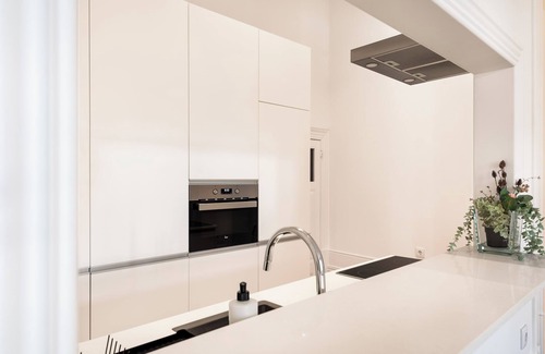 Centro / Baixa Apartment | MARKES · 🪴 Lovely 1-bedroom home w/sunny backyard