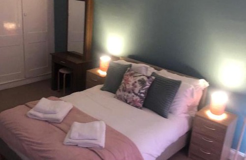 Leek Apartment | Market View, 1 bedroom unit in the heart of Leek