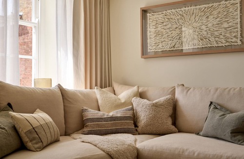 Ludwel Cottage | MARKET VIEW - THE GEORGIAN HOUSE, romantic in Ludlow