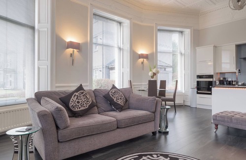 Central Aberdeen Apartment | Marks @ The Manor Luxury Apartments "platinum" Sleeps up to 4 With Parking