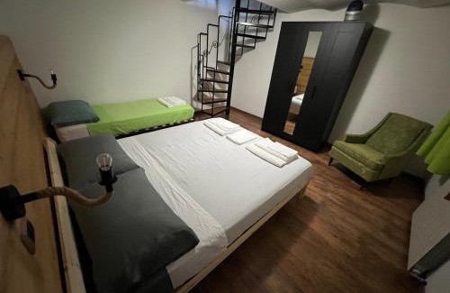 Pizzone Villa | MarLee Mountain Home