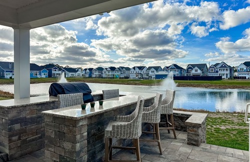 Cedar Neck House | Marlin Chase home with resort amenities, patio, grill, balcony