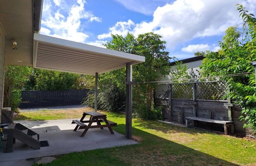 Wharewaka House | Marlow Grove with a Short walk to Lake, Quiet cul de sac location