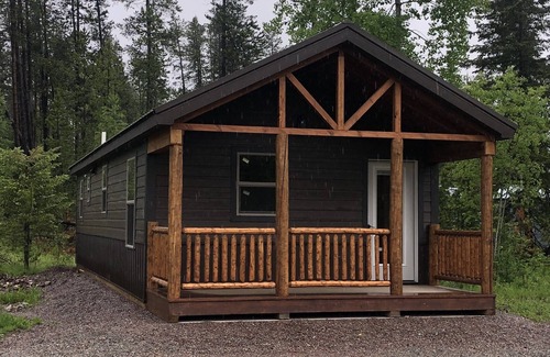 Coram Cabin | Marmot Cabin - Amish Cabin 5 Miles from Glacier
