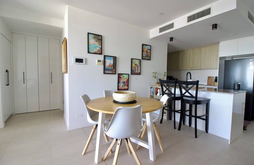Maroochydore Apartment | Maroochy City Lights@Thecosmopolitan Unit 20802