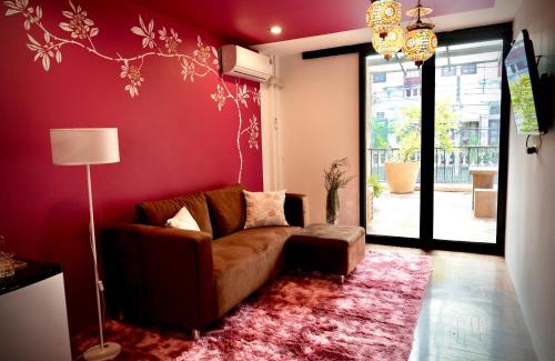 Old City Bed & Breakfast | maross bed and room