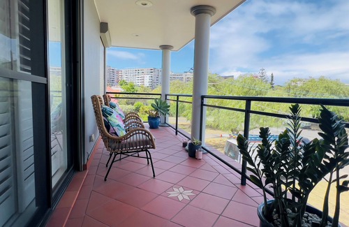 Maroubra House | Maroubra Gem Close to Everything Sleeps 16. 5 bedrooms 3bath.Free parking 4 cars