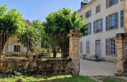 Marcigny Bed & Breakfast | Marraycourt, Chateau-Chambre d'Hotes