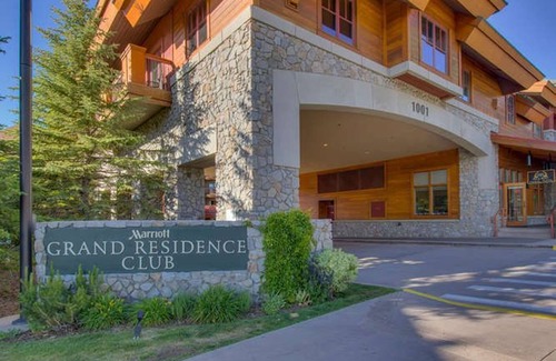 South Lake Tahoe Apartment | Marriott Grand Residence 4-star resort 2 bedroom/3 bath sleeps 6-8—big deck.