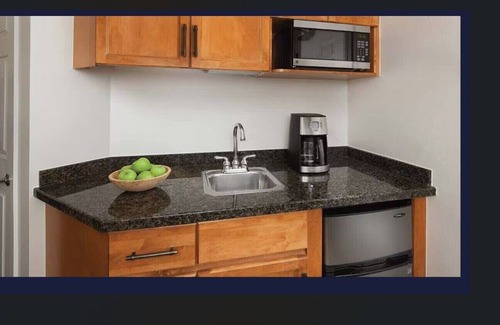 Palm Desert Apartment | Marriott Large studio sleeps 4-from 4/11/26 Sat to 4/13/26 Mon - Coachella event