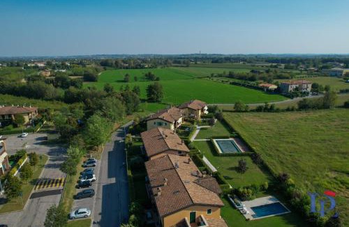 Desenzano del Garda Apartment | Marriott Oasis Apartment with garden and pool DesenzanoLoft Official Partner Homes & Villas by Marriott Bonvoy