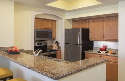 Palm Beach Shores Hotel | Marriott Ocean Pointe: Excellent amenities, two bedroom, sleeps 8