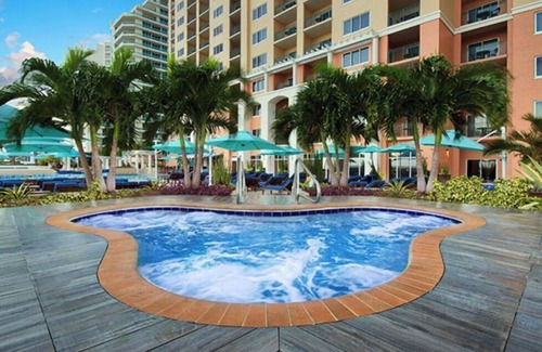 Central Beach Resort | Marriott's Beach Place Towers