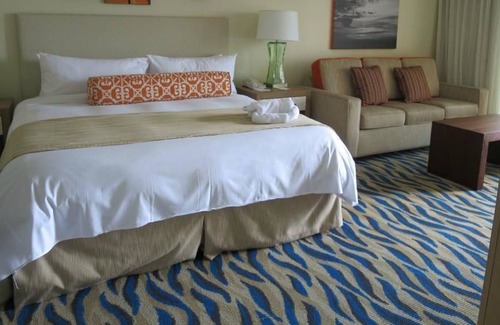 Central Beach Resort | Marriott's BeachPlace Towers Studio--Walk to Tortuga Music Festival Event!