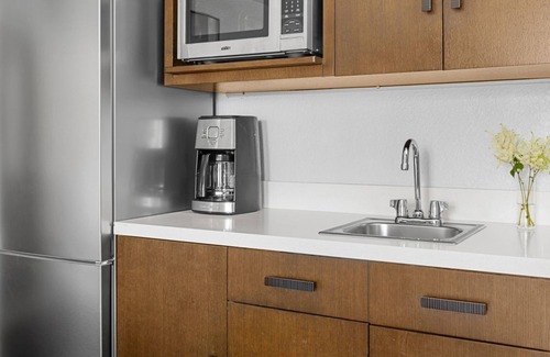 Palm Desert Resort | Marriott's Desert Springs Villas I - STUDIO + Kitchenette + Full Bath SLEEPS 4