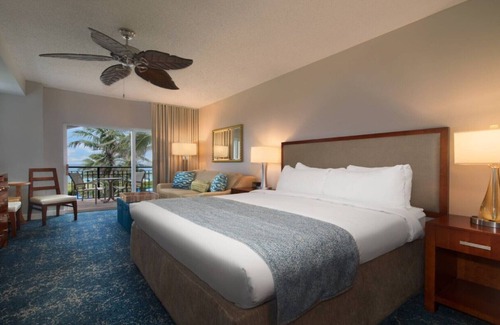 Palm Beach Shores Resort | Marriott's Ocean Pointe Studio Ocean Front