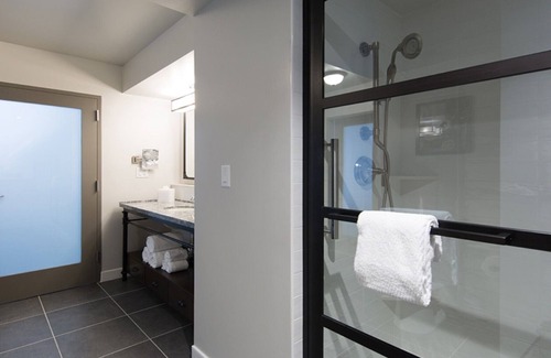 Civic Core Resort | Marriott's Vacation Club Pulse, San Diego King Suite