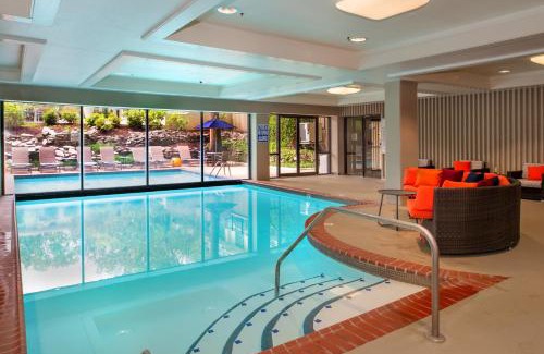 Airport Township Hotel | Marriott St. Louis Airport