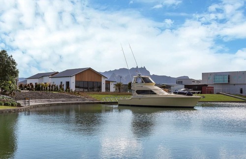 One Tree Point House | Marsden Cove Canal-Front Holiday House
