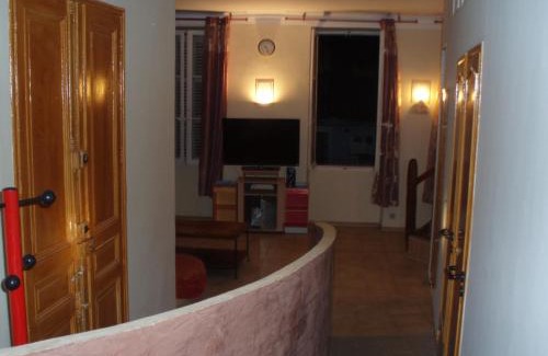 Noailles Apartment | Marseille loft américain centre ville 7 personnes