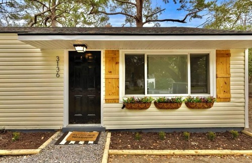 North Charleston Cottage | marsh front oasis-3 bedroom renovated cottage on the marsh. Centralized location
