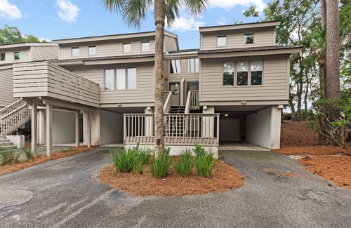 Seabrook Island House | Marsh View Creekwatch Villa! 2 BR/2.5 BA! Neighborhood Pool! Amenity Cards!