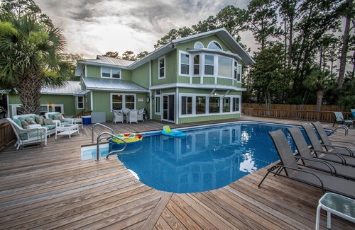 Old Town Bluffton House | Marsh views on a quaint Lowcountry Street! Less than a mile to Downtown Bluffton