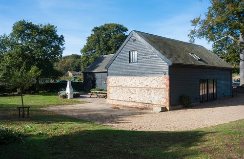 Sudbourne Ski Chalet | Marshlands - Seven Bedroom Barn, Sleeps 16 with hot tub