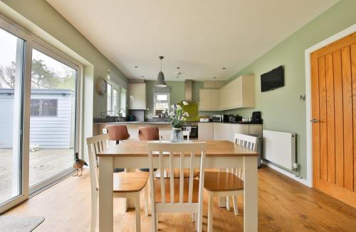 Oxwich House | Marshmallow Cottage - Oxwich