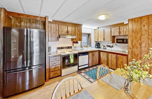 Donnelly Cabin | Marshmallow Mill .