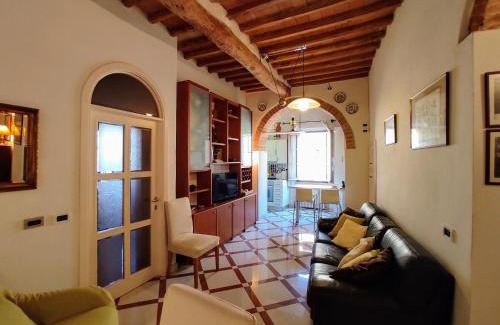 San Gimignano City Centre Apartment | Marta House