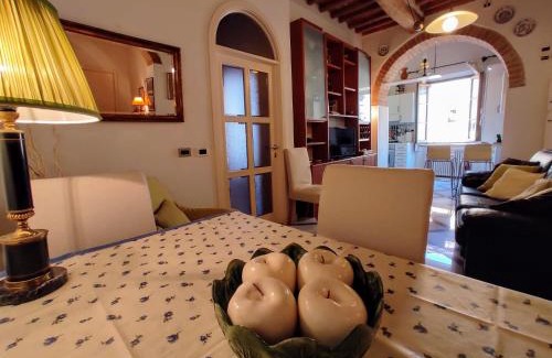 San Gimignano City Centre Apartment | Marta House