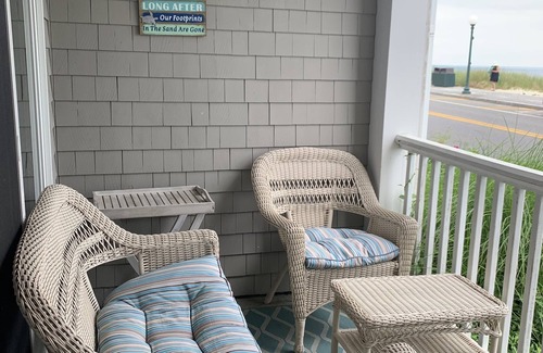 Oak Bluffs Condo | Martha's Vineyard Beachfront Condo in Oak Bluffs