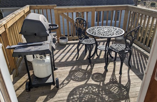 Oak Bluffs Apartment | Martha’s Vineyard 15 minute walk to Oak Bluffs Beach and Town