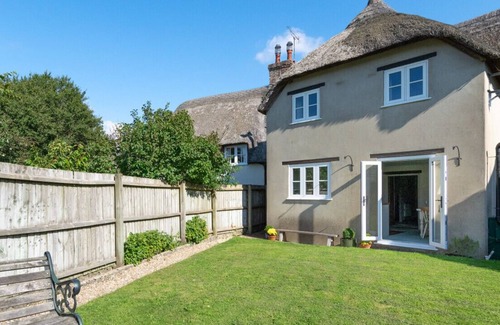 Holworth House | Martie Cottage - Three Bedroom House, Sleeps 5