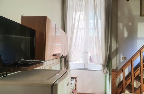 Tropea Apartment | Maruska, centre, 5 min walk to beach, inside palazzo 1700, wi fi.