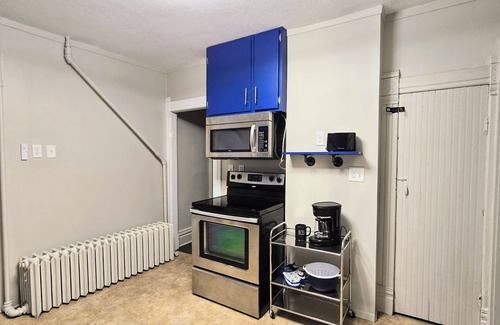 Oelwein House | Marvelous 3-bedroom/1.5 bath house with WiFi, full kitchen Oelwein