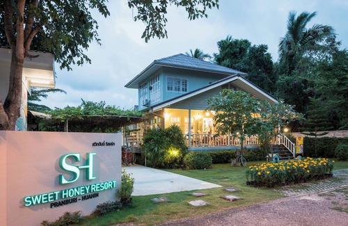Sam Roi Yot Bed & Breakfast | Marvelous bed & breakfast with AC in Tambon Rai Kao