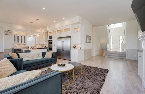 Langford House | Marvelous Home In Victoria, BC