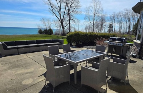 Mequon House | Marvelous in Mequon