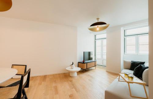 Santo Condestavel Apartment | Mary Pink - NO 2A - Gorgeous Two-Bedroom Apartment